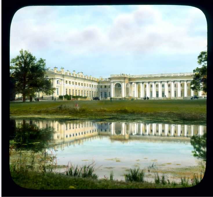 Александровский парк – любимое место отдыха императоров