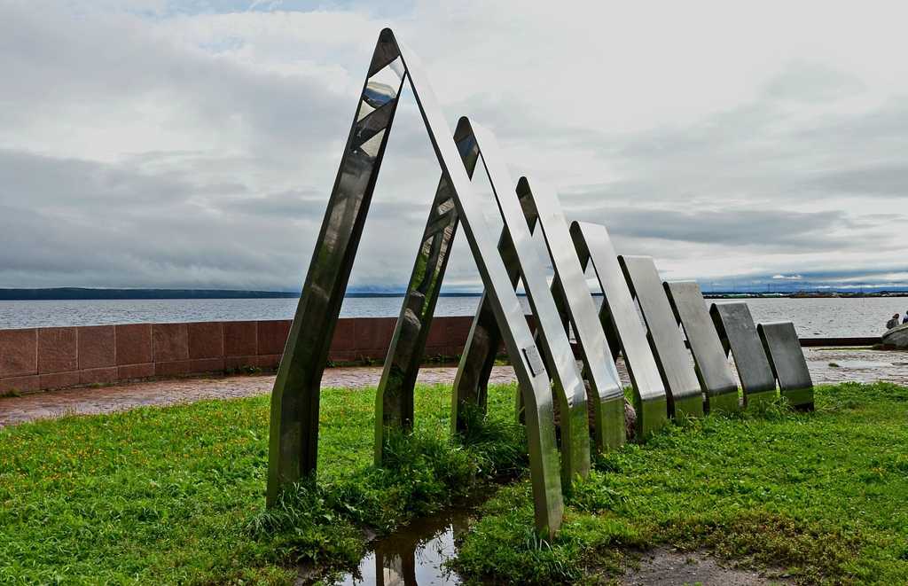 Онежская набережная в петрозаводске – настоящий музей современной скульптуры под открытым небом