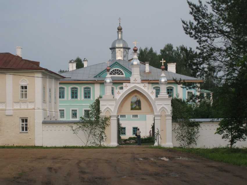 Павло-обнорский мужской монастырь