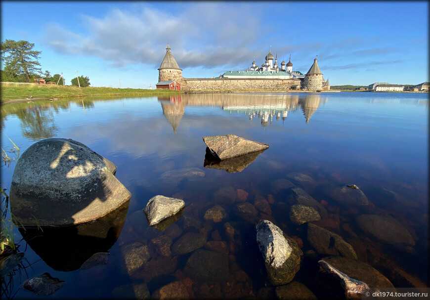 Парк «Русский Север» был образован 20 марта 1992 года с целью сохранения уникальных природных комплексов Вологодского Поозерья и богатейшего историко-культурного наследия края. Площадь парка составляет 1664 км², из которых 116 км² занимают леса. Уникально