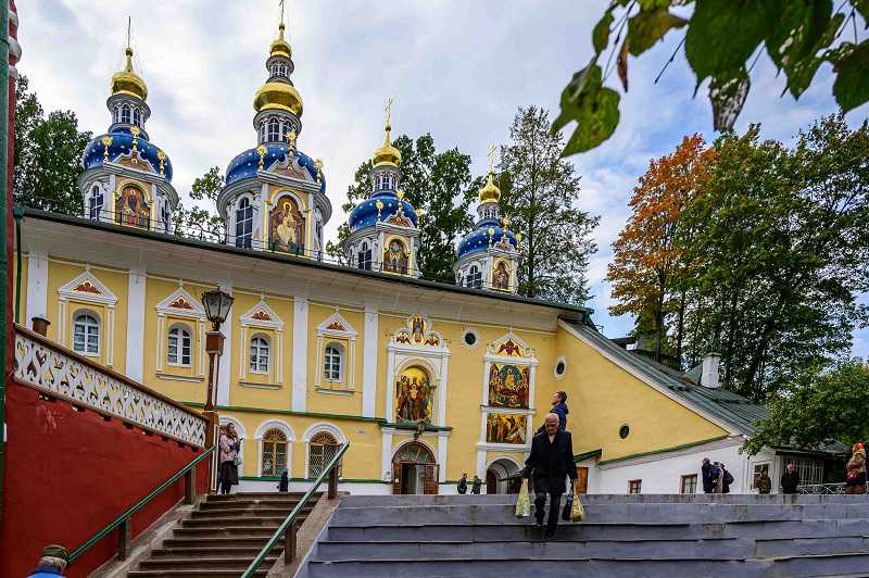 Псково-печерский монастырь: иконы, адрес и как добраться