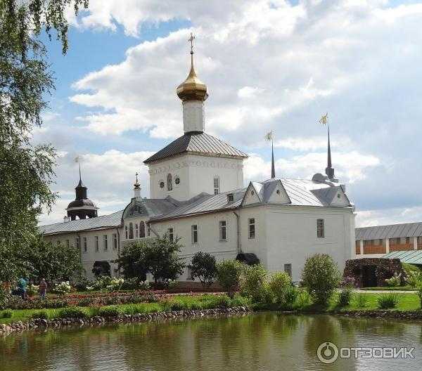 Помощь ярославль. Свято Введенский Толгский женский монастырь Иваново. С лебедями Свято-Введенский Толгский женский монастырь в Ярославле. Толгский Свято-Введенский женский монастырь Ярославль черные лебеди. Свято-Введенский Толгский женский монастырь сестры.