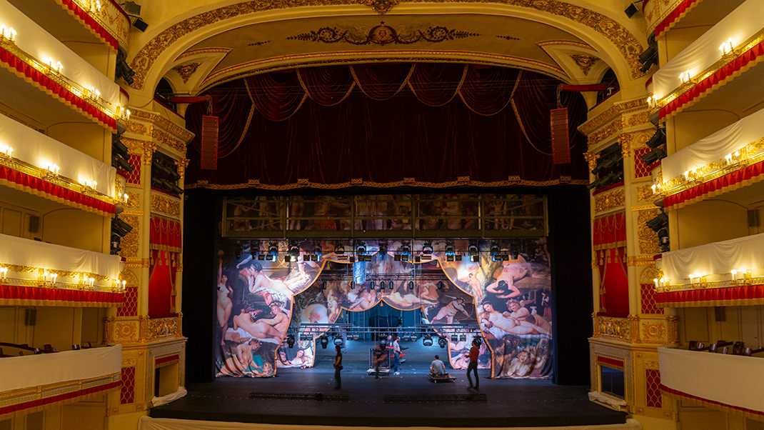 Александринский театр в городе санкт-петербург