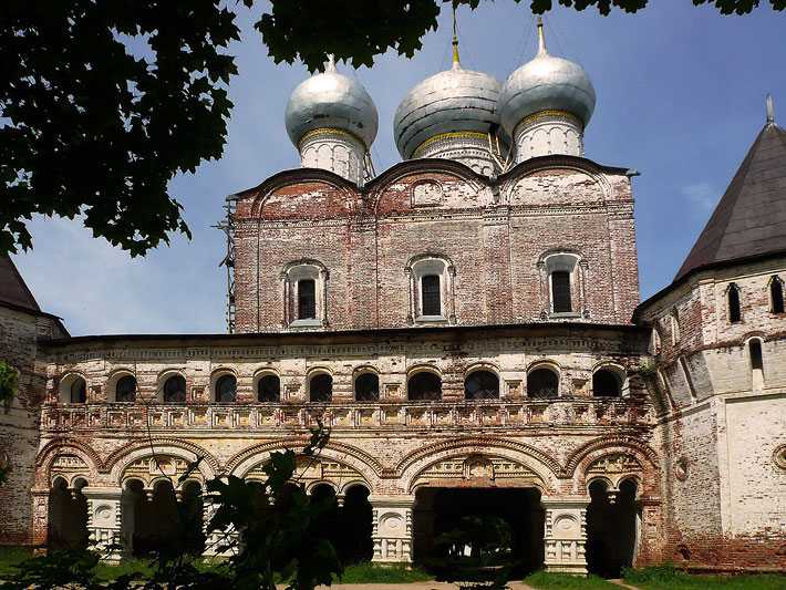 Твердыня в честь святых бориса и глеба — ростовский борисоглебский мужской монастырь