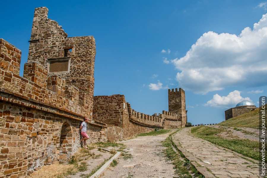Генуэзская крепость судак-историческое место,панорама на город