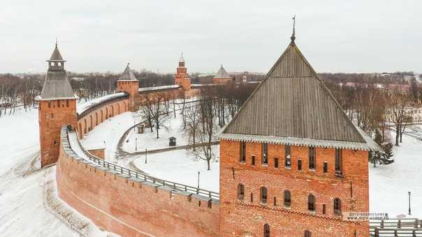 Новгородский кремль – самая старая крепость россии