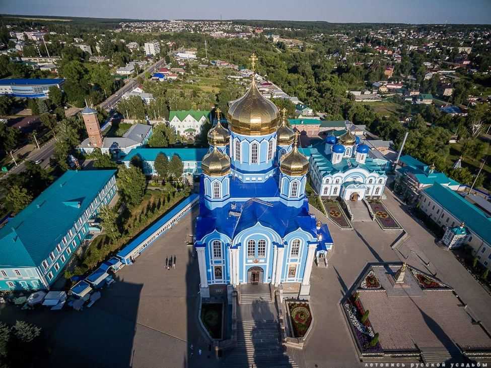 Свято-Тихоновский Преображенский монастырь – действующая православная женская обитель в Липецкой области, расположенная неподалеку от города Задонска.