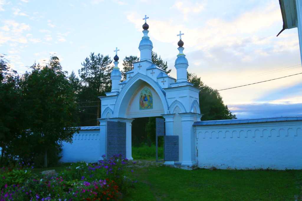 Свято-троицкий павло-обнорский мужской монастырь с. юношеское епархиальные монастыри рпц