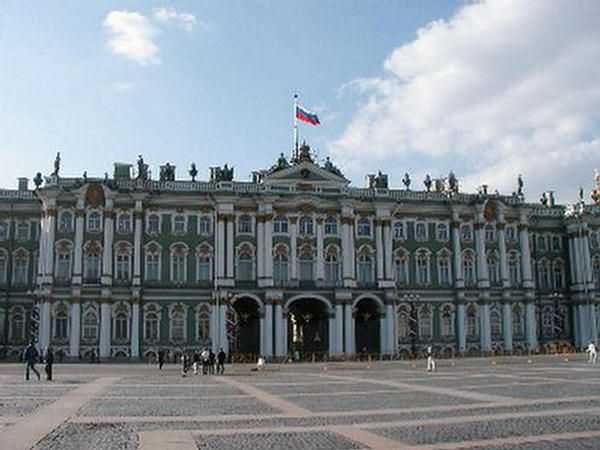 Величественный зимний дворец санкт-петербурга