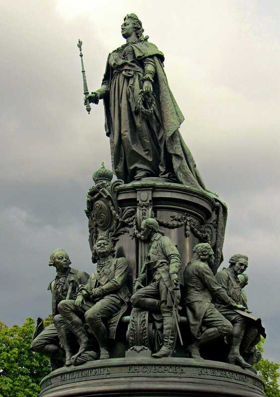 Площадь островского и памятник екатерине ii в санкт-петербурге