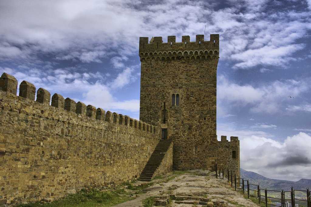 Генуэзская крепость в судаке: история и особенности крымской достопримечательности