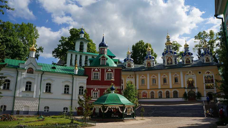 Псково-печерский монастырь